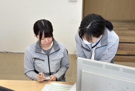 先輩社員の声