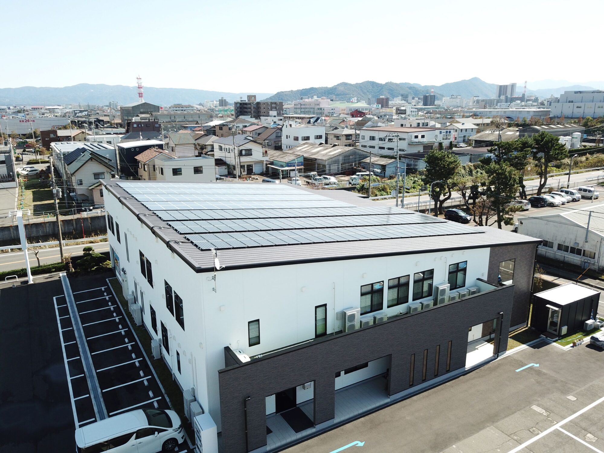 ZEB本社 屋上太陽光パネル